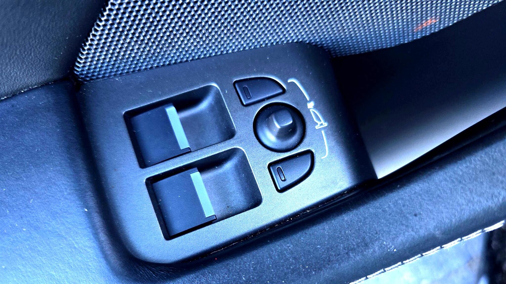 Used 2016 Jaguar F-TYPE R image 40