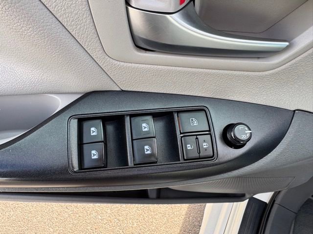 Used 2020 Toyota Sienna LE FWD image 16