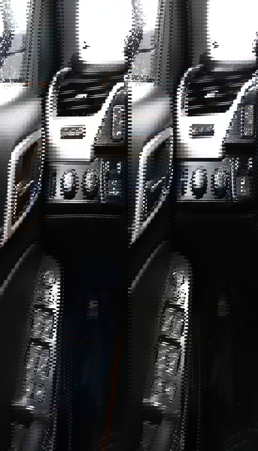 Used 2019 GMC Yukon XL Denali image 15