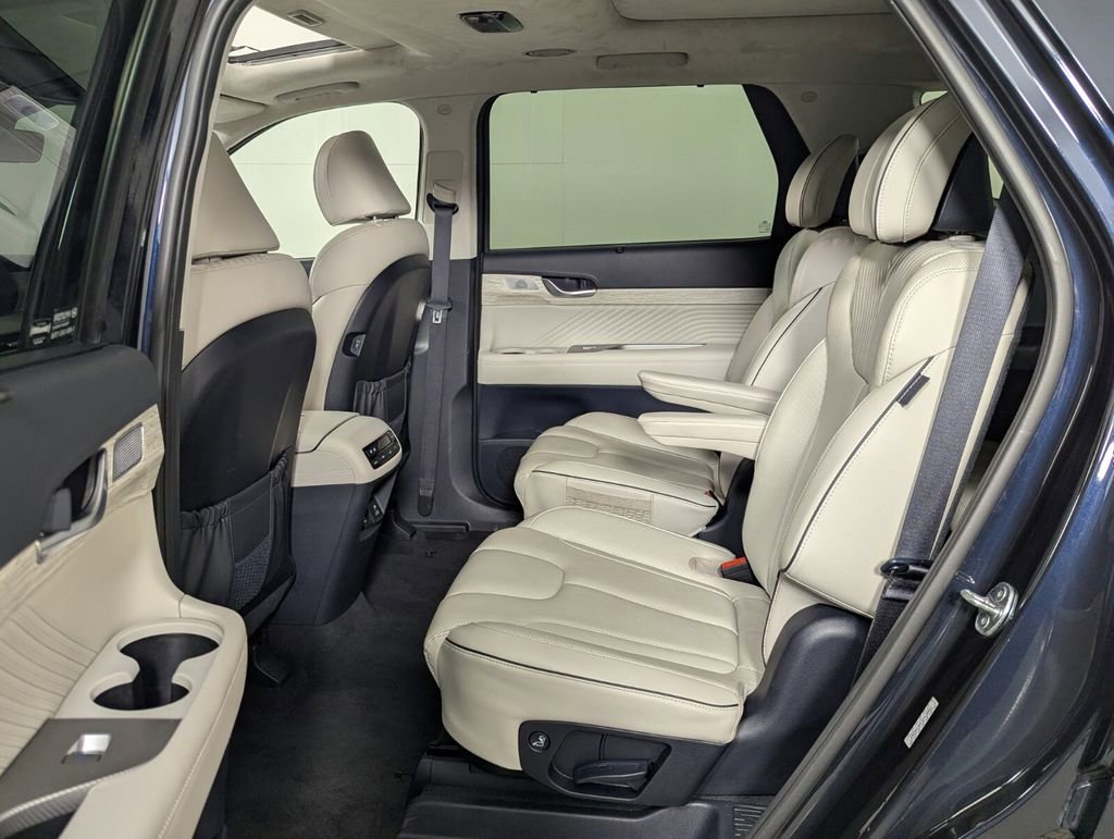 Used 2024 Hyundai Palisade Calligraphy image 23