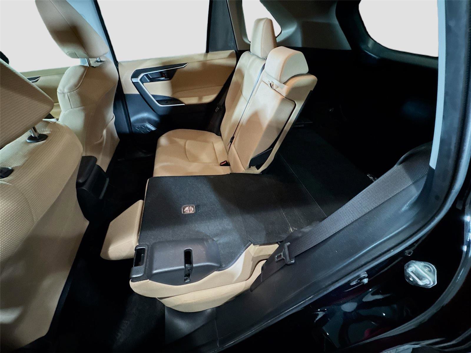 Used 2019 Toyota RAV4 LE image 16