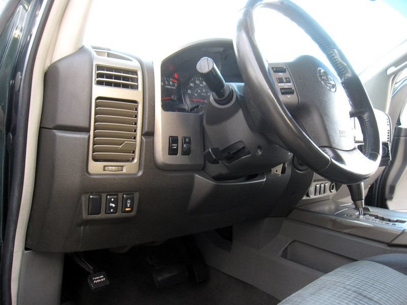 Used 2005 Nissan Titan SE AWD/4WD image 22