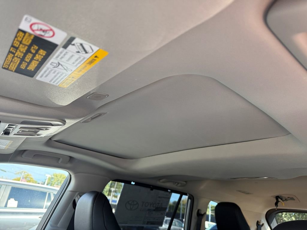 New 2025 Toyota Highlander Limited image 36