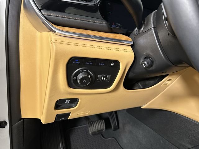 Used 2024 Jeep Grand Cherokee Summit AWD/4WD image 18