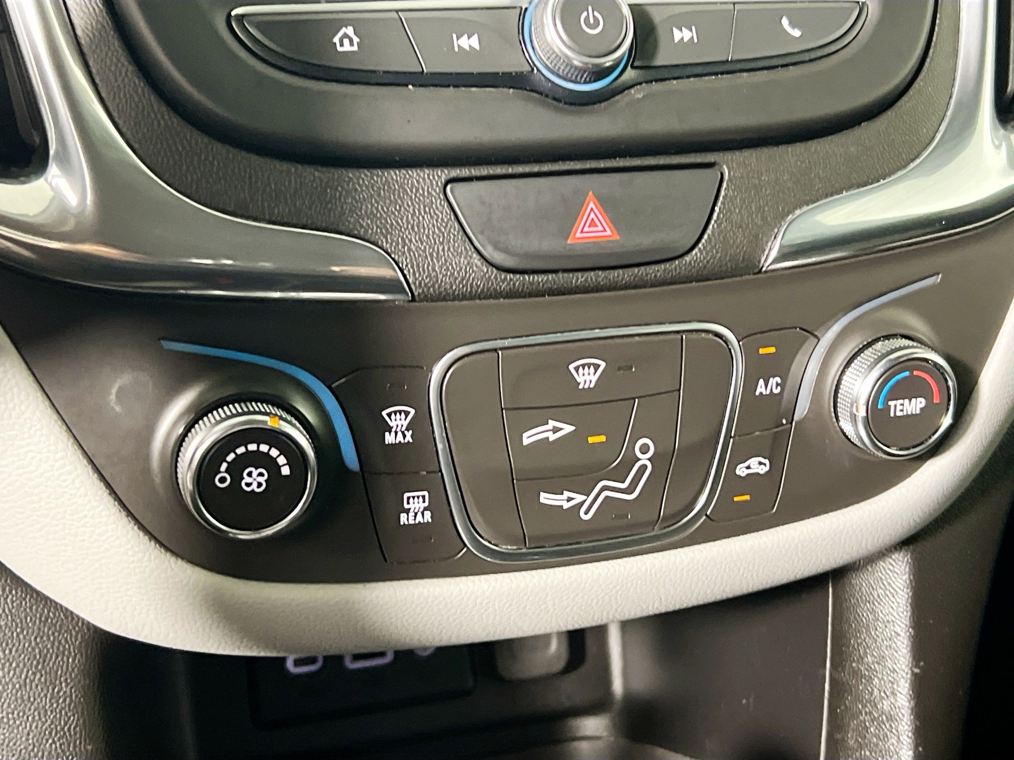 Used 2019 Chevrolet Equinox LT image 27