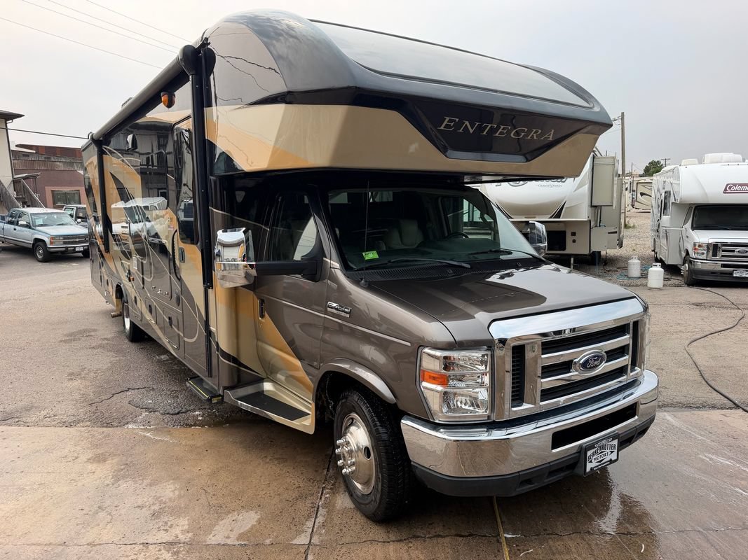 Used 2019 Ford E-450 and Econoline 450 Super Duty w/ Motorhome Prep Package