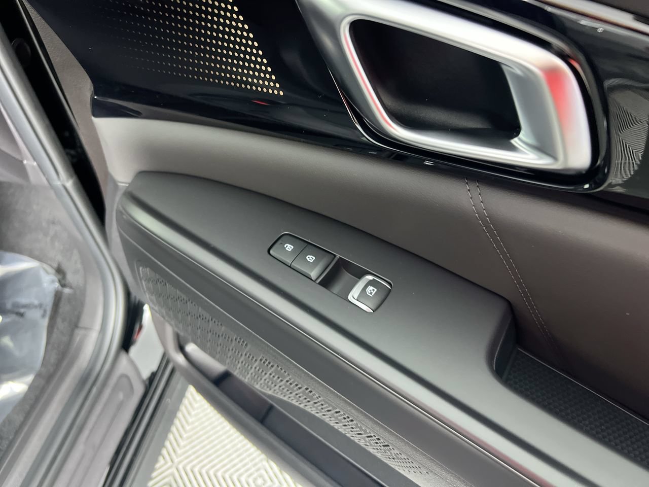 Certified 2026 Kia Carnival SX Prestige FWD image 29