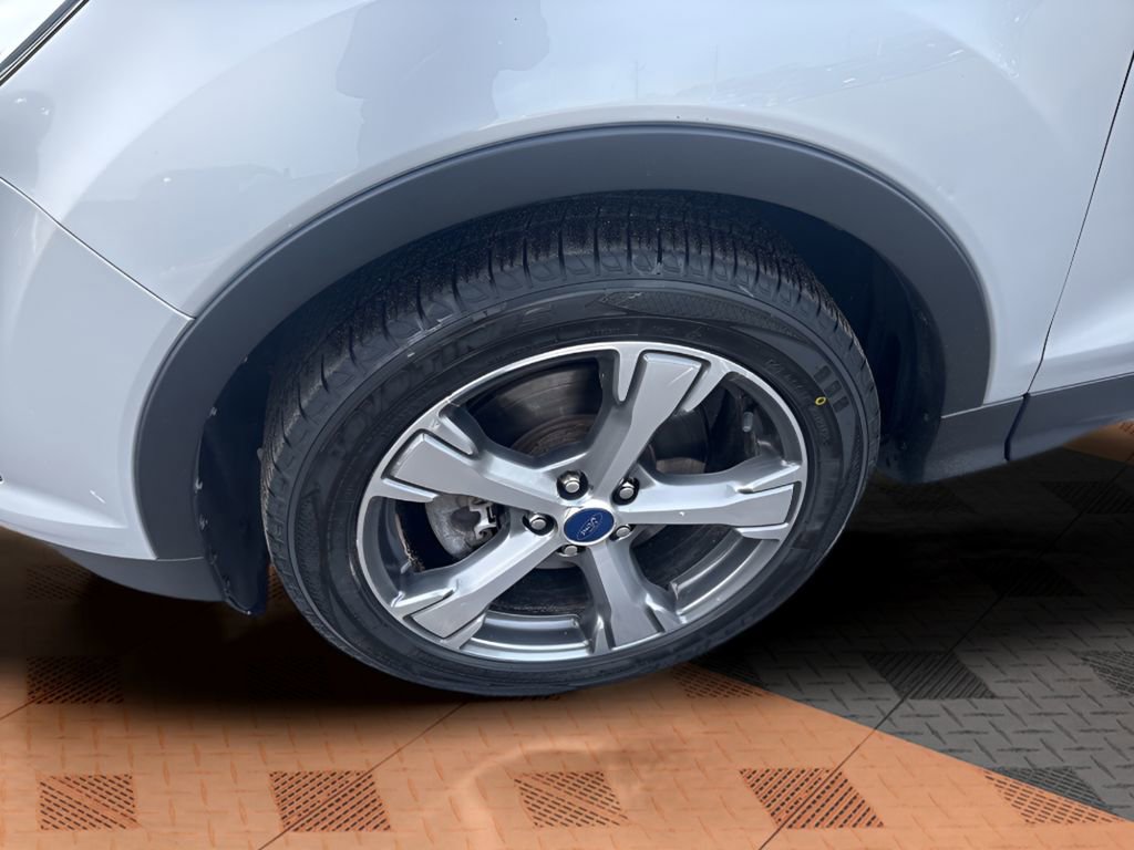 Used 2017 Ford Escape SE w/ Equipment Group 201A image 9