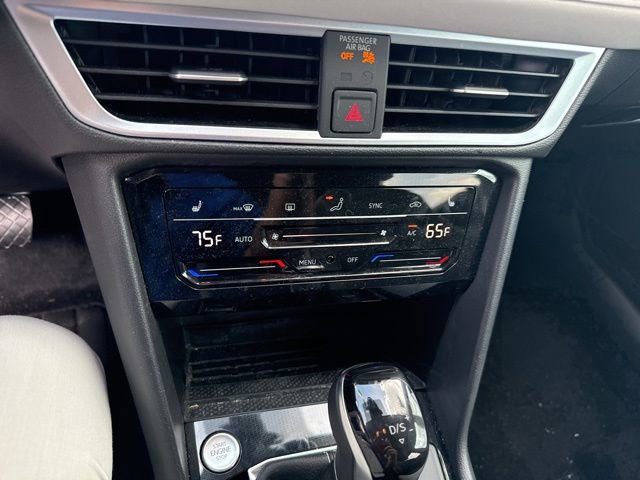 Used 2025 Volkswagen Taos SE image 22