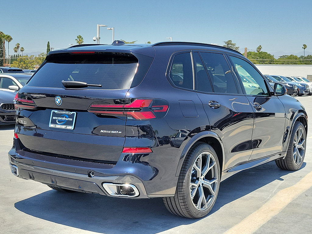 New 2026 BMW X5 xDrive50e w/ M Sport Package AWD/4WD image 3
