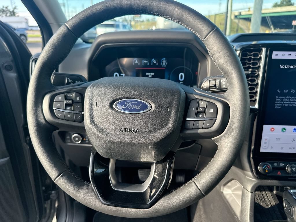 Used 2026 Ford Ranger Lariat w/ FX4 Off-Road Package AWD/4WD image 18