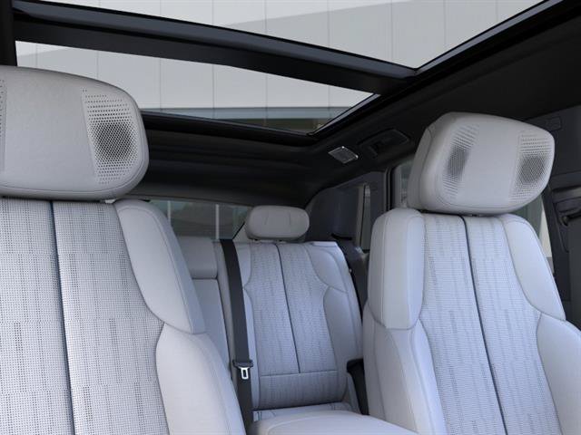 New 2026 Cadillac Lyriq Signature Sport AWD/4WD image 24