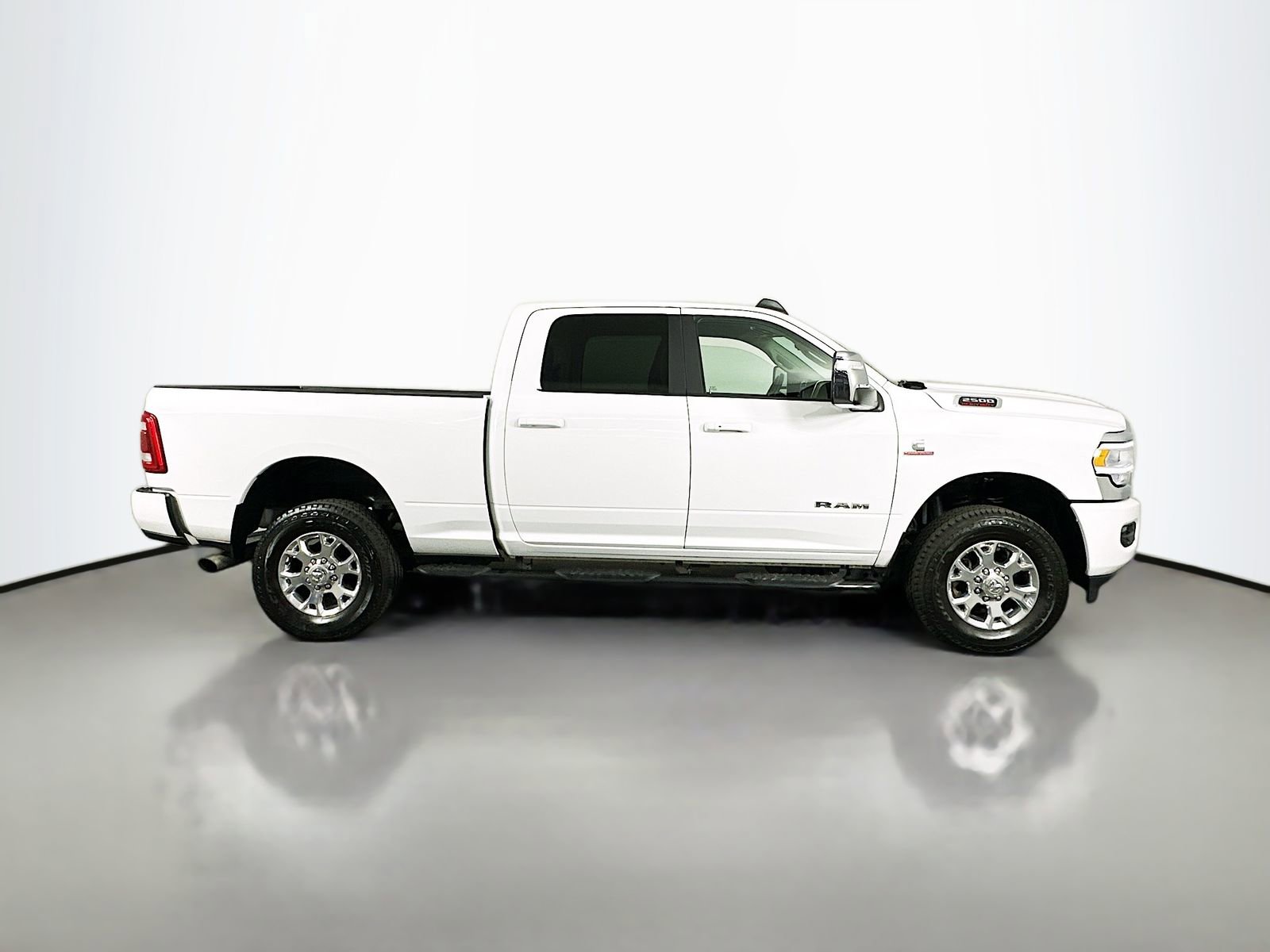 Used 2024 RAM 2500 Laramie AWD/4WD image 8