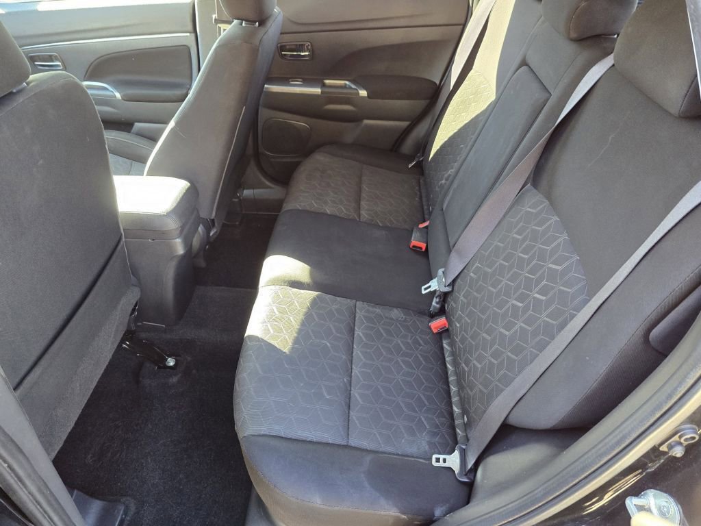 Used 2021 Mitsubishi Outlander Sport SE image 29