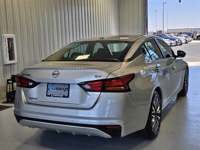 Used 2024 Nissan Altima 2.5 SV image 3