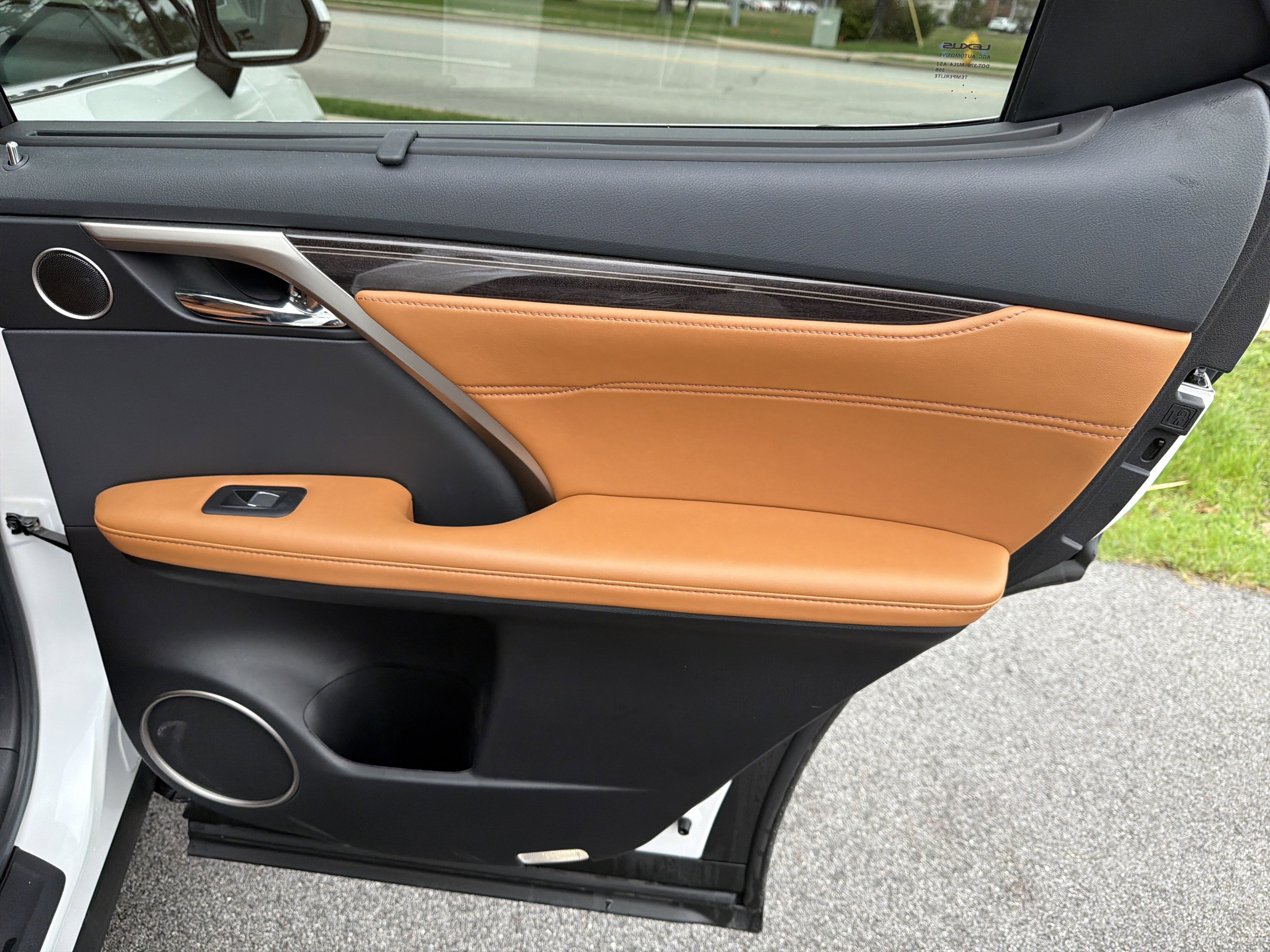 Used 2022 Lexus RX 450h AWD w/ Luxury Package image 98