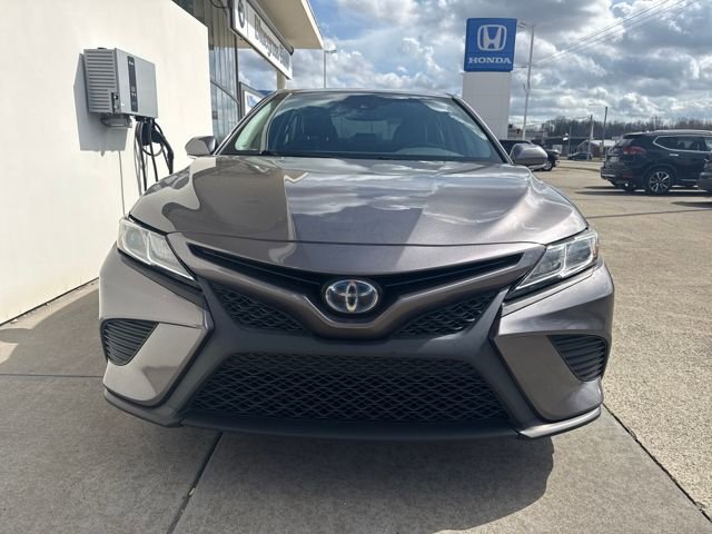 Used 2019 Toyota Camry SE w/ Sunroof Package image 8
