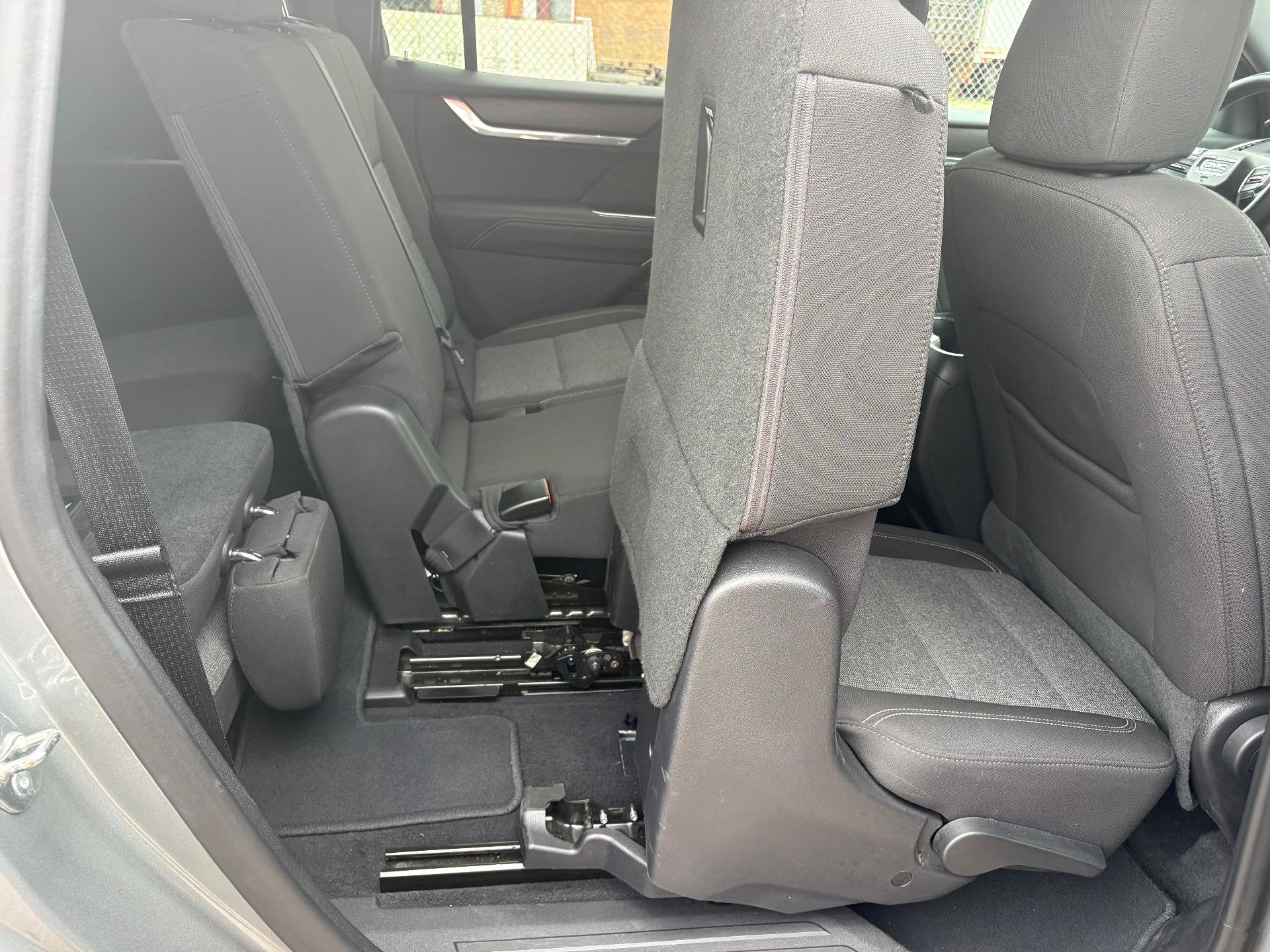 Used 2025 GMC Acadia Elevation AWD/4WD image 36