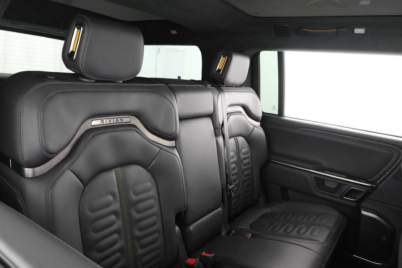Used 2023 Rivian R1S Adventure Quad AWD/4WD image 43