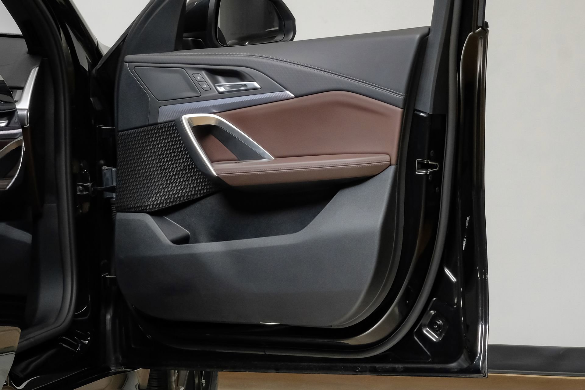 Used 2025 BMW X2 xDrive28i image 43