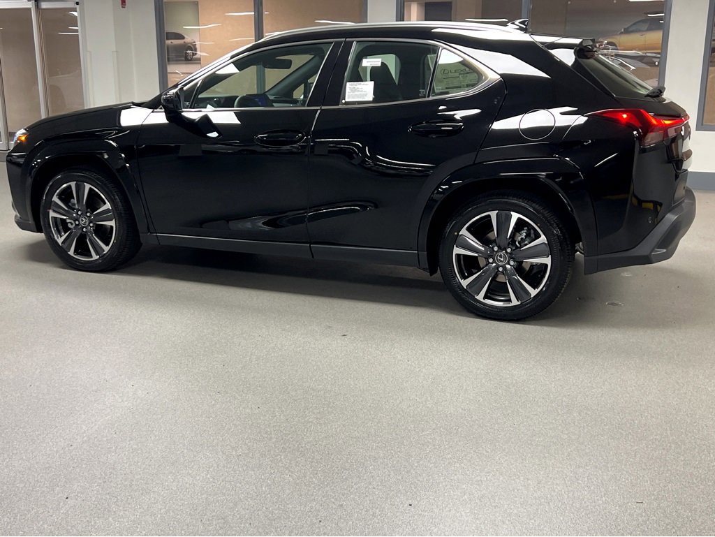 New 2025 Lexus UX 300h AWD image 5