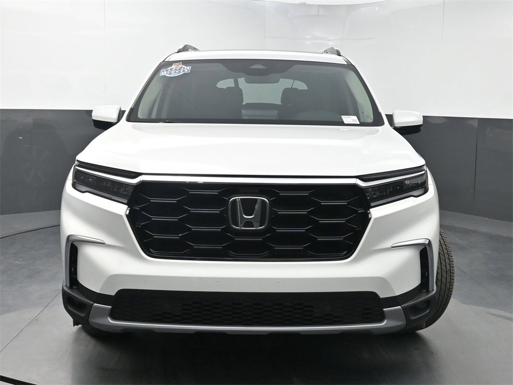 Used 2025 Honda Pilot Touring image 42