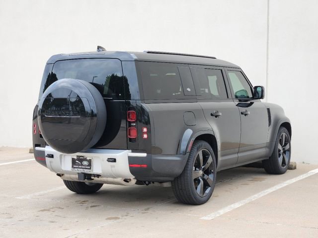 Used 2024 Land Rover Defender 130 S image 4