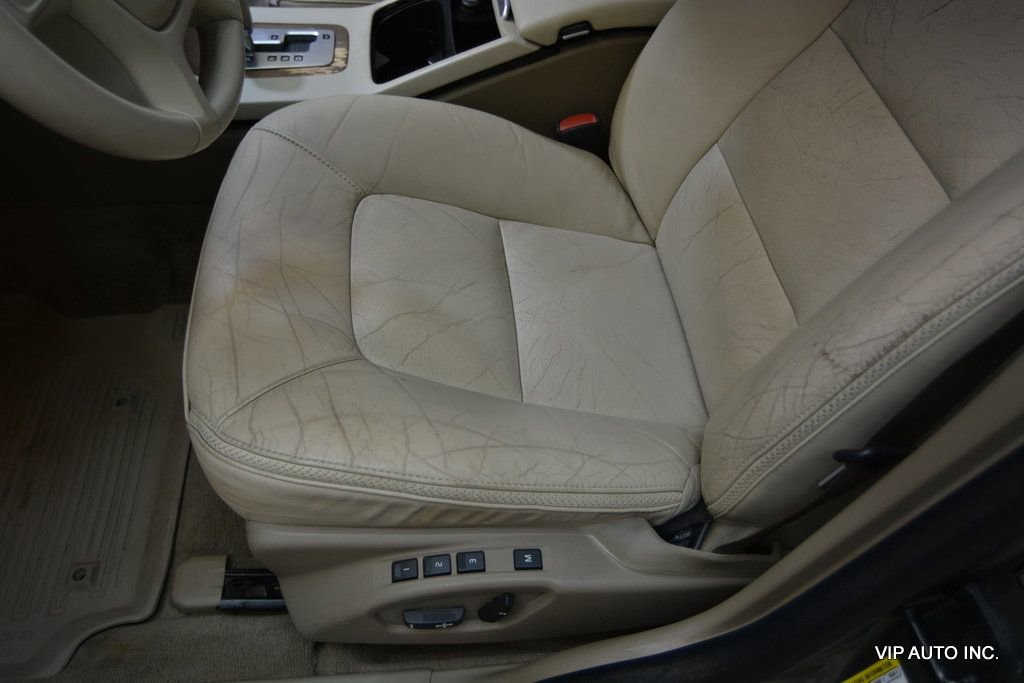 Used 2010 Volvo XC70 3.2 image 17