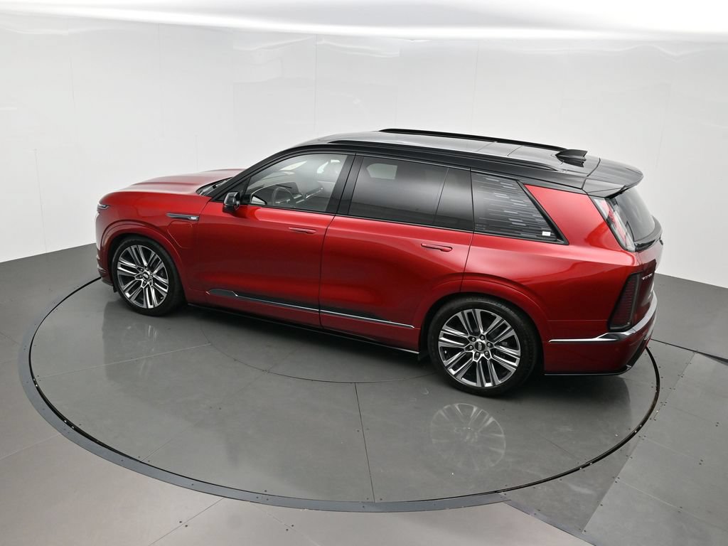 Used 2026 Cadillac Vistiq Platinum w/ LPO, Floor Liner Package AWD/4WD image 40