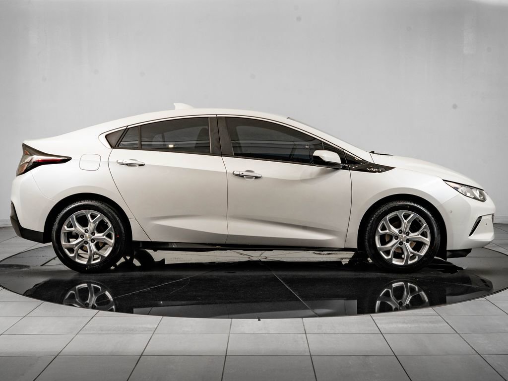 Used 2017 Chevrolet Volt Premier w/ Driver Confidence II Package FWD image 11
