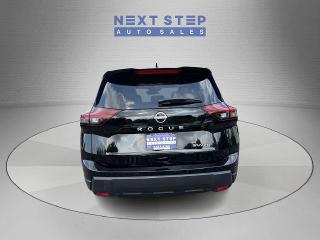 Used 2024 Nissan Rogue SV AWD/4WD image 7