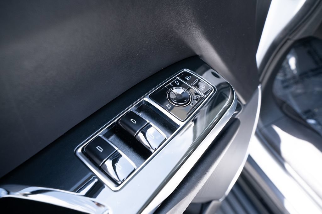 Used 2025 Cadillac Escalade V AWD/4WD image 24