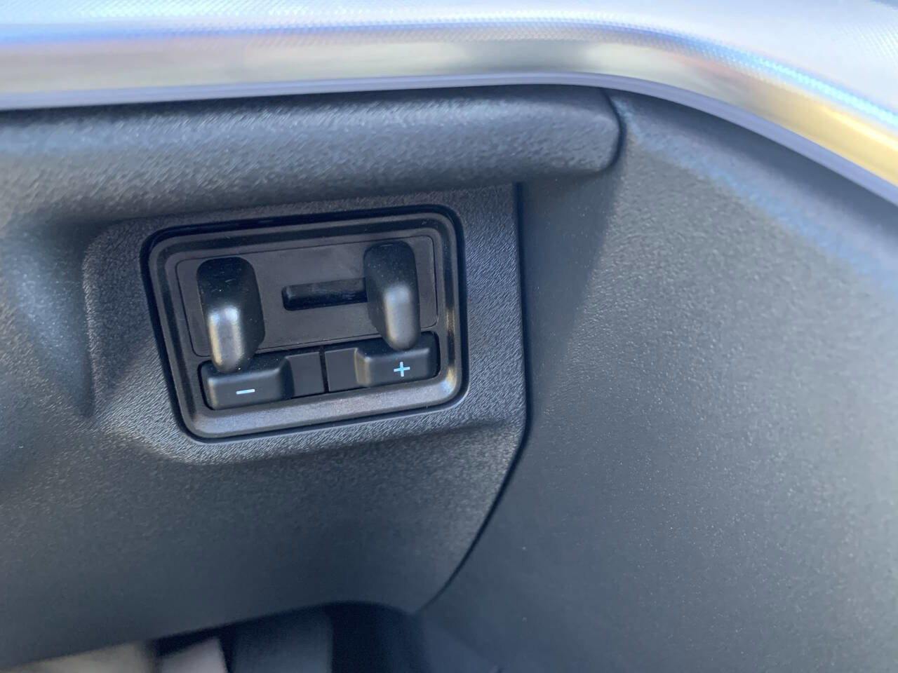 Used 2025 Ford Expedition Platinum w/ Platinum Ultimate Package image 34