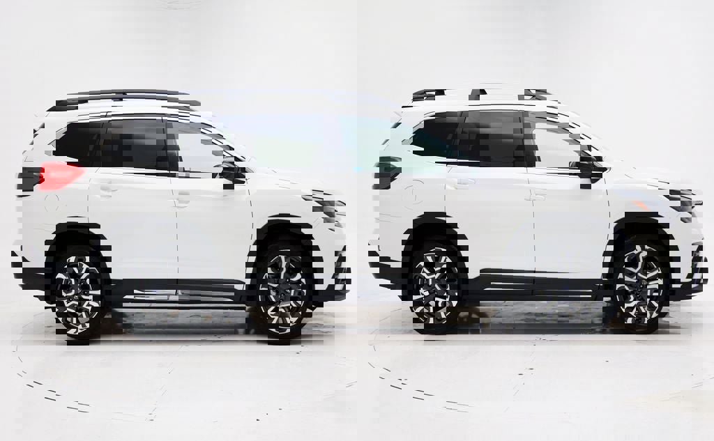 Used 2024 Subaru Ascent Limited image 3