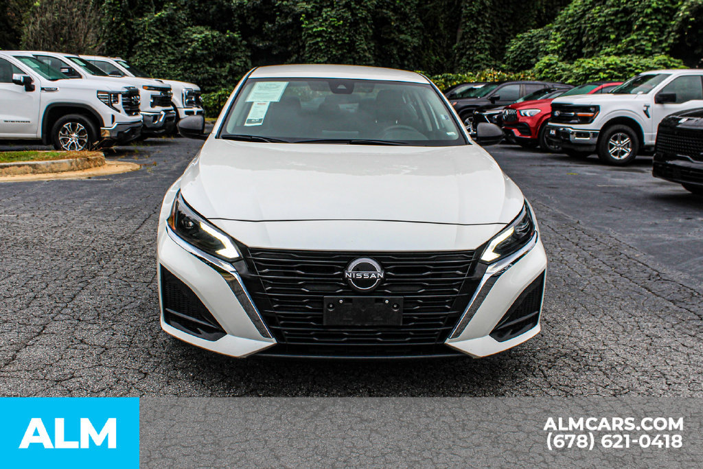 Used 2024 Nissan Altima 2.5 SV FWD image 9