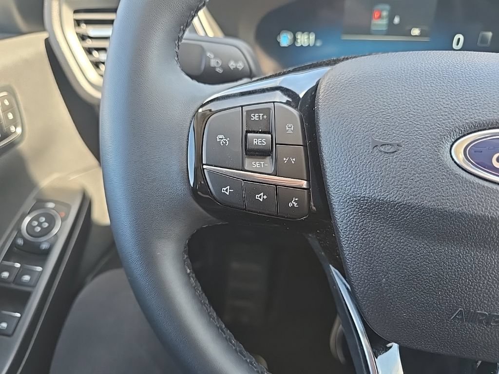 Used 2025 Ford Escape Platinum AWD/4WD image 17