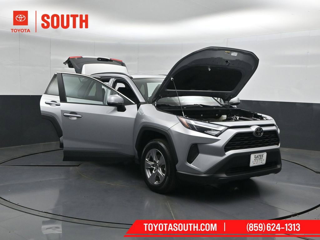 Used 2025 Toyota RAV4 XLE AWD/4WD image 55