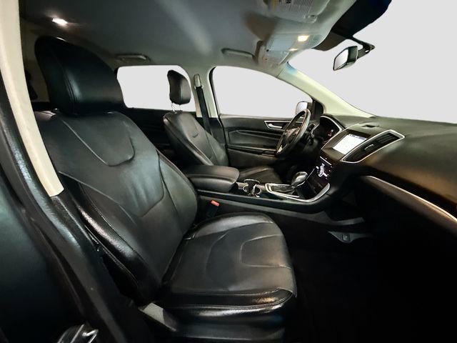 Used 2017 Ford Edge Titanium w/ Technology Package FWD image 28