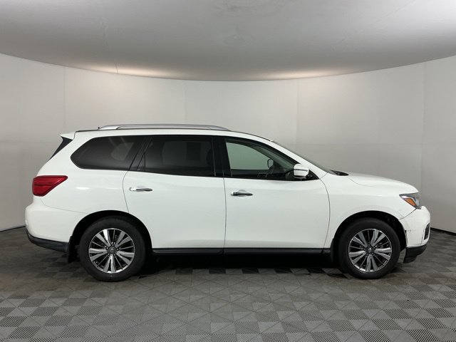 Used 2018 Nissan Pathfinder S FWD image 4