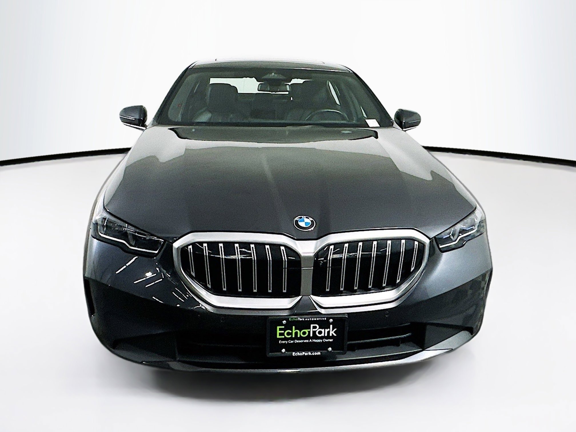 Used 2024 BMW 530i image 2