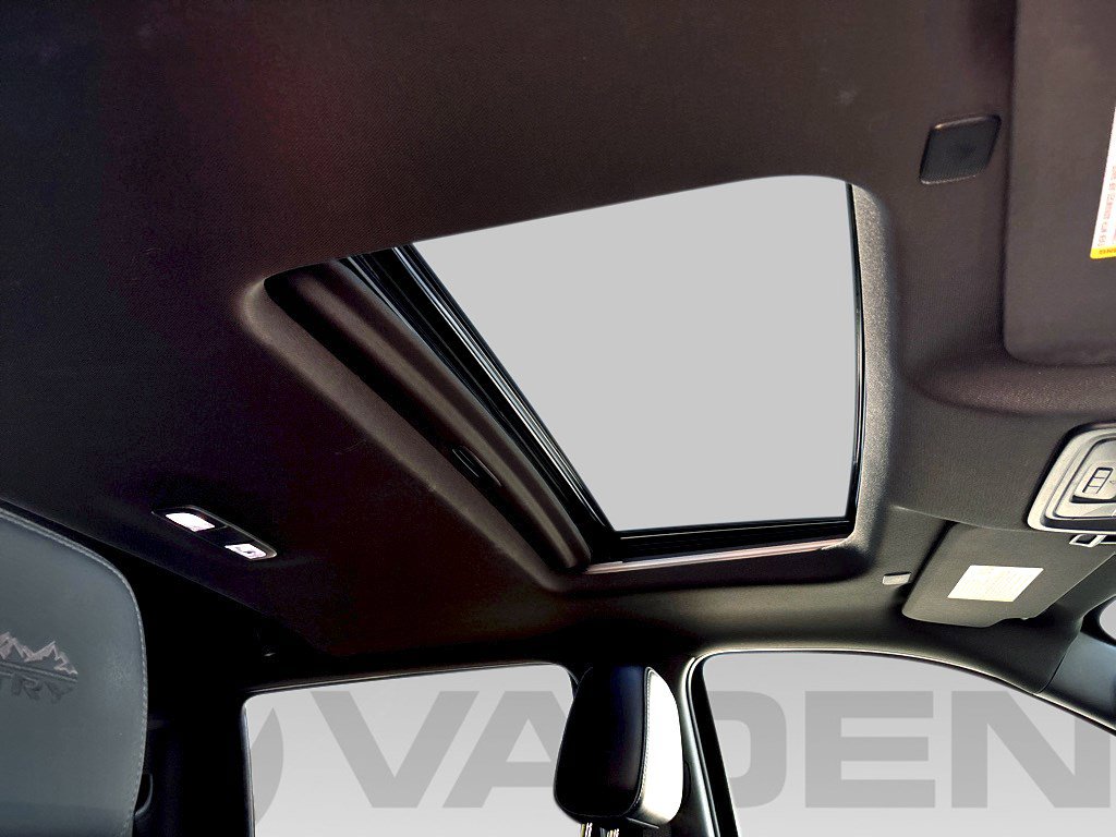 Certified 2021 Chevrolet Silverado 1500 High Country w/ Technology Package image 12