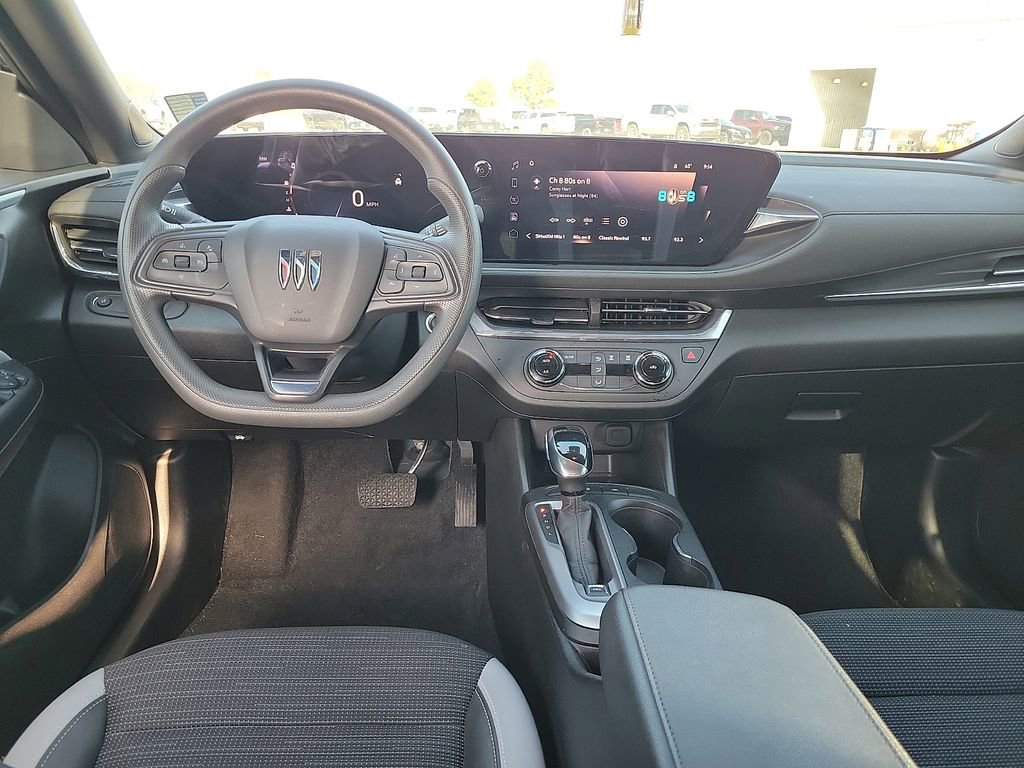 Used 2024 Buick Envista Preferred w/ Advanced Safety Package image 10
