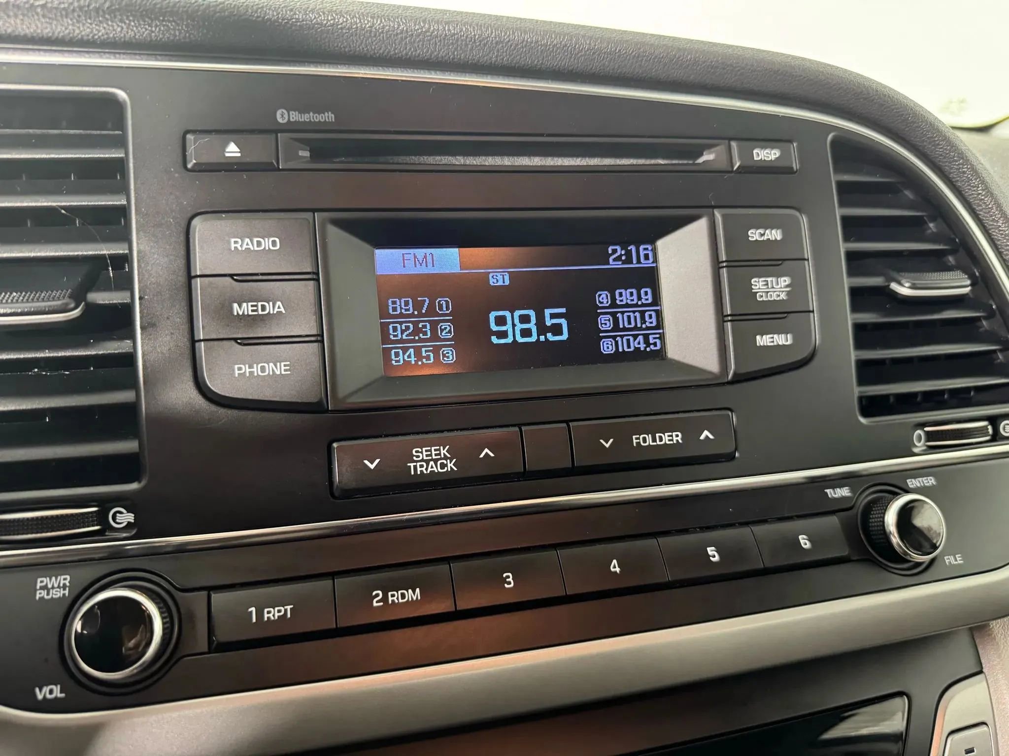 Used 2018 Hyundai Elantra SE w/ Cargo Package FWD image 17