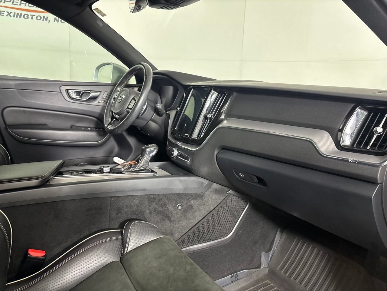 Used 2019 Volvo XC60 T5 R-Design w/ Protection Package Premier FWD image 32