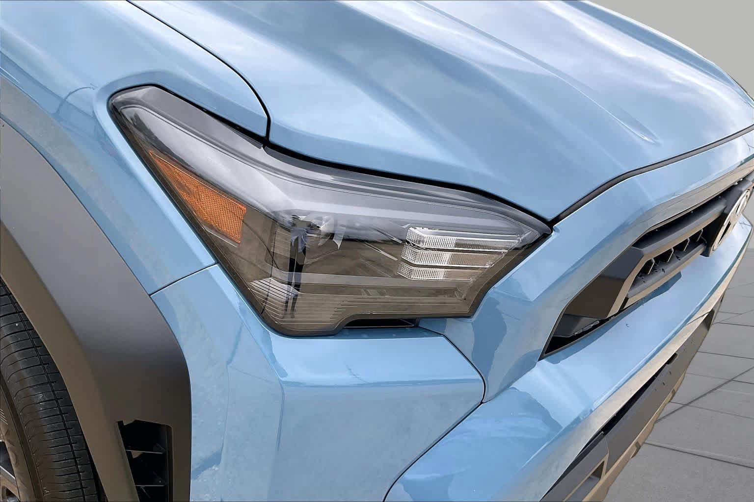 New 2026 Toyota 4Runner SR5 AWD/4WD image 13