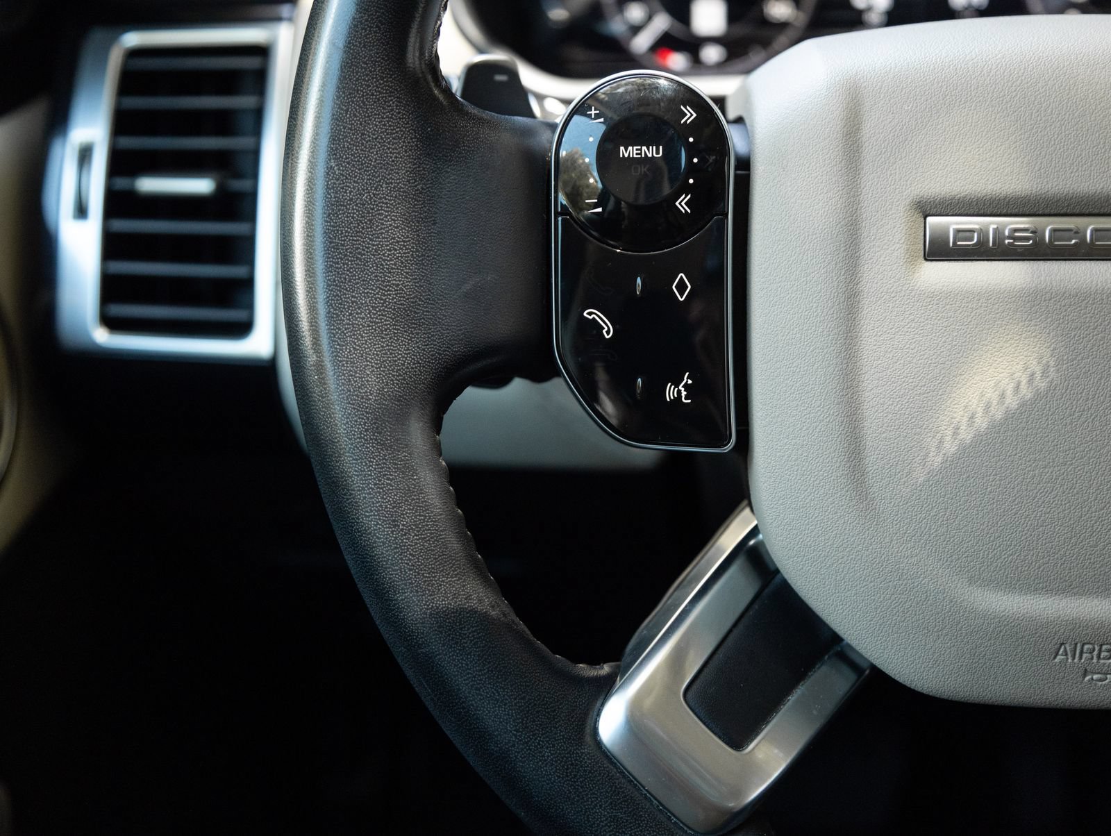 Used 2019 Land Rover Discovery HSE AWD/4WD image 15