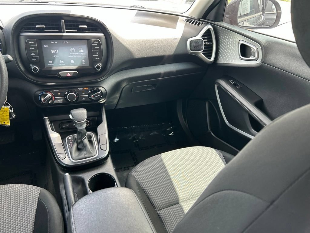 Used 2020 Kia Soul LX FWD image 12