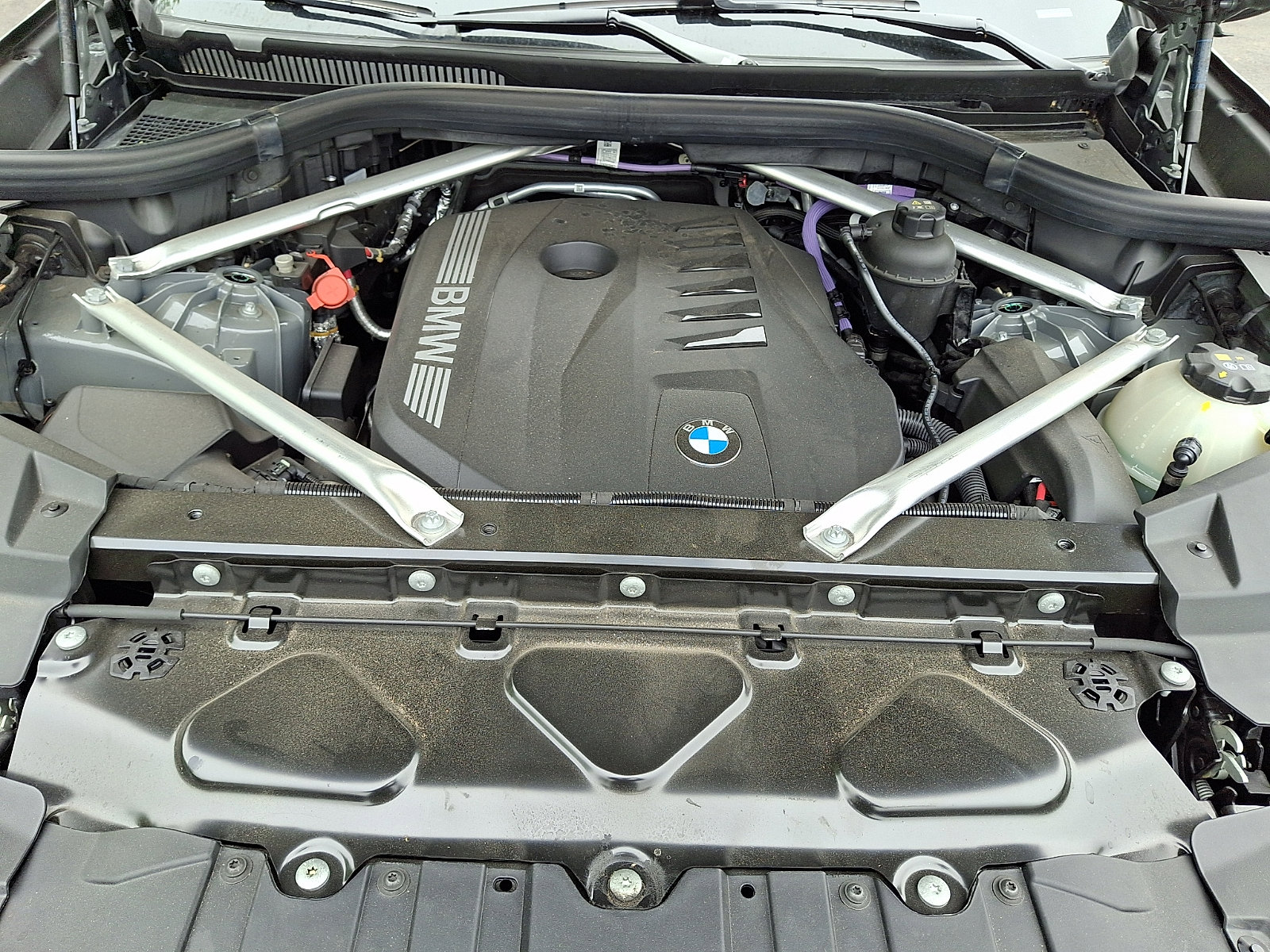 Used 2025 BMW X5 xDrive40i w/ M Sport Package AWD/4WD image 26