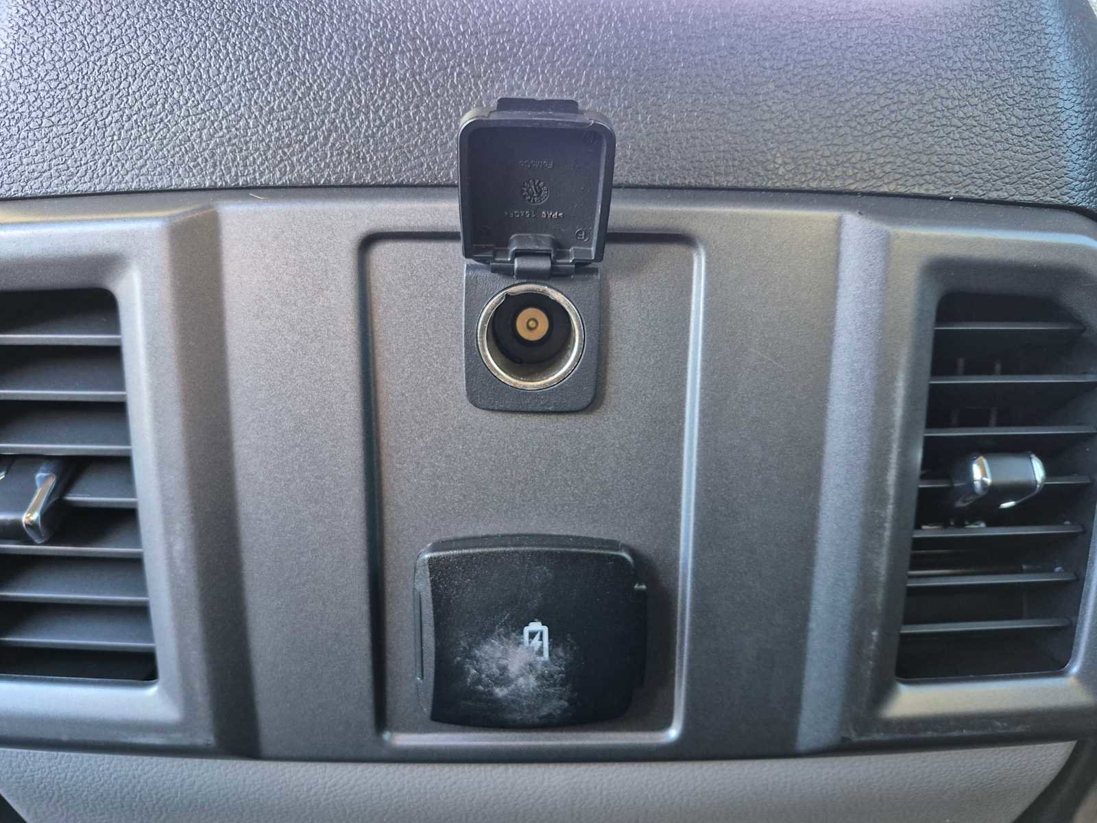 Used 2020 Ford F150 XLT w/ Heavy-Duty Payload Package image 38