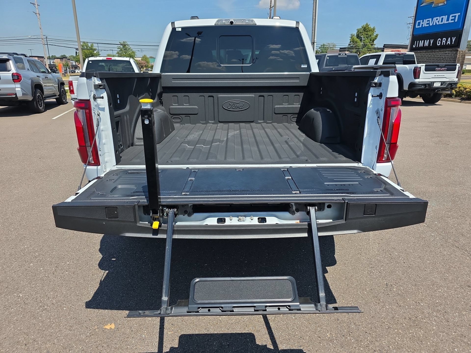 Used 2025 Ford F150 Raptor AWD/4WD image 15
